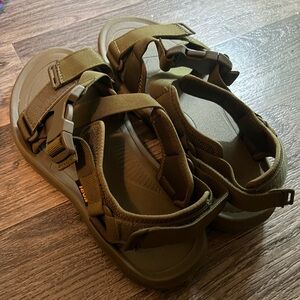 Men’s Green Hurricane Verge Tevas | size 10 | never worn